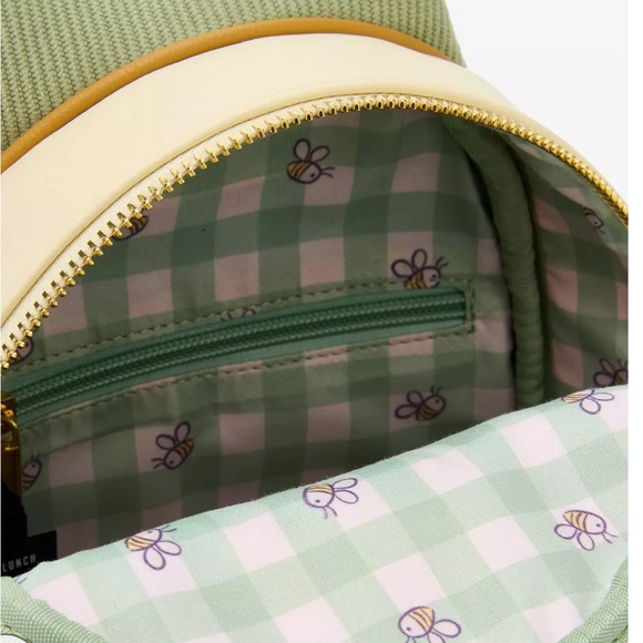 Disney Winnie the Pooh Veggie Patch Carrot Sling Bag - NWT - Picture 4 of 4